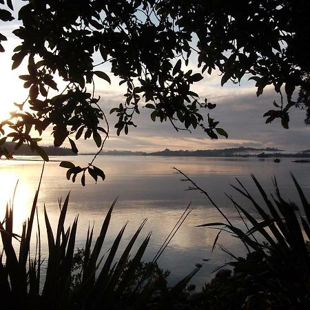 Aroha Island Villa เคริเคริ ภายนอก รูปภาพ